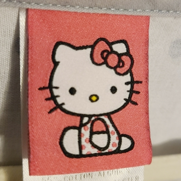 Hello Kitty | Women's Gray Polka Dot Graphic Print Scrubs Shirt (Size 2XL) - Picture 2 of 16